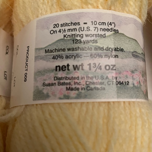 Patons Carisia Yellow Yarn - Picture 2 of 3